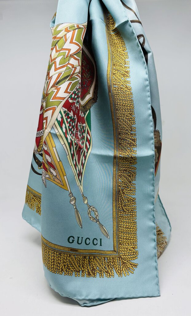 Gucci LUXURY SCARF Blue