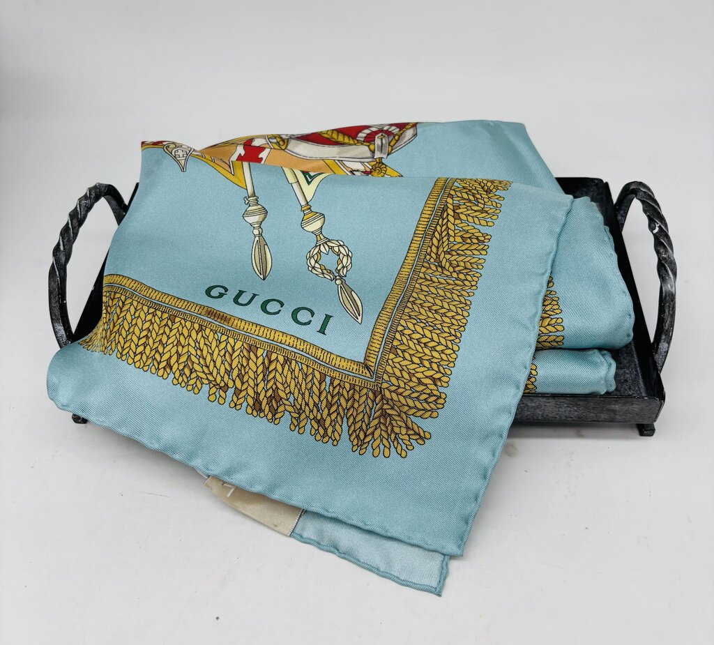 Gucci LUXURY SCARF Blue