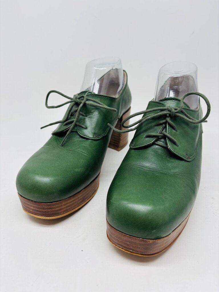 Intentionally Blank Heels Green 10