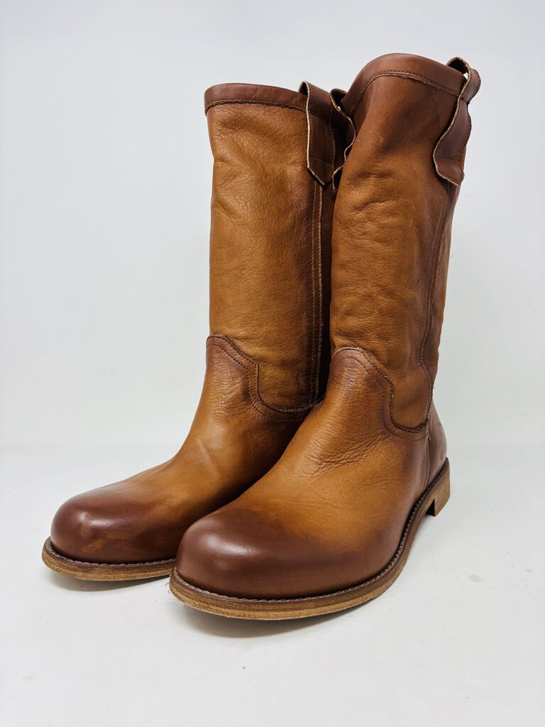 Sundance Boots Tan 8.5
