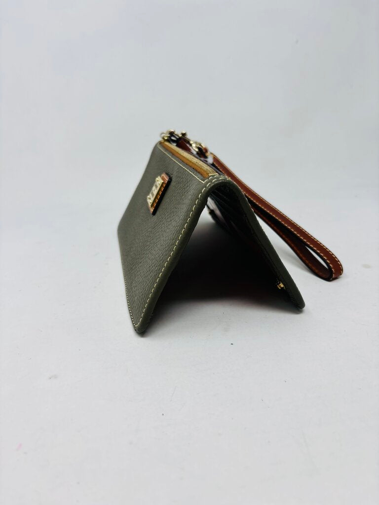 Dooney & Bourke Wristlet Green