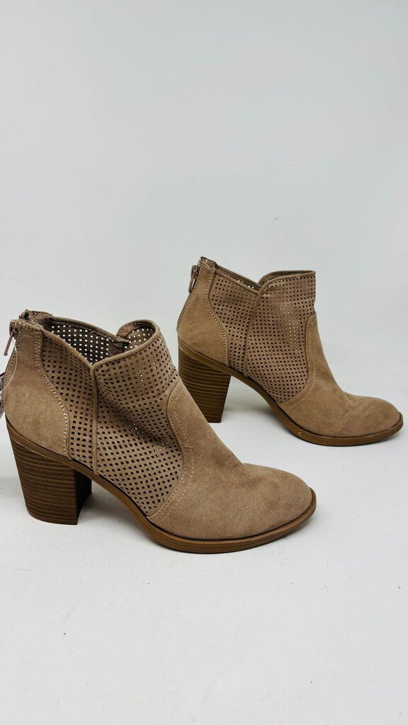 DV: Dolce Vita Bootie Brown 7.5