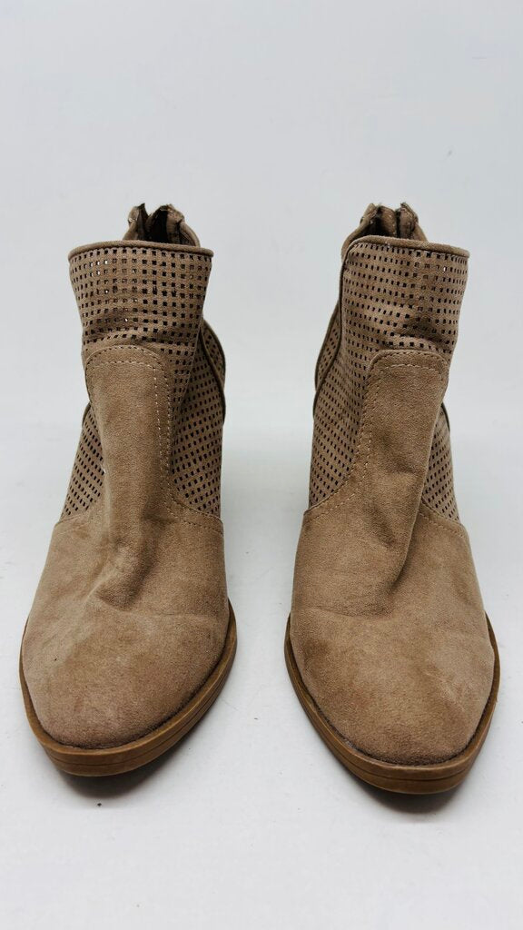 DV: Dolce Vita Bootie Brown 7.5