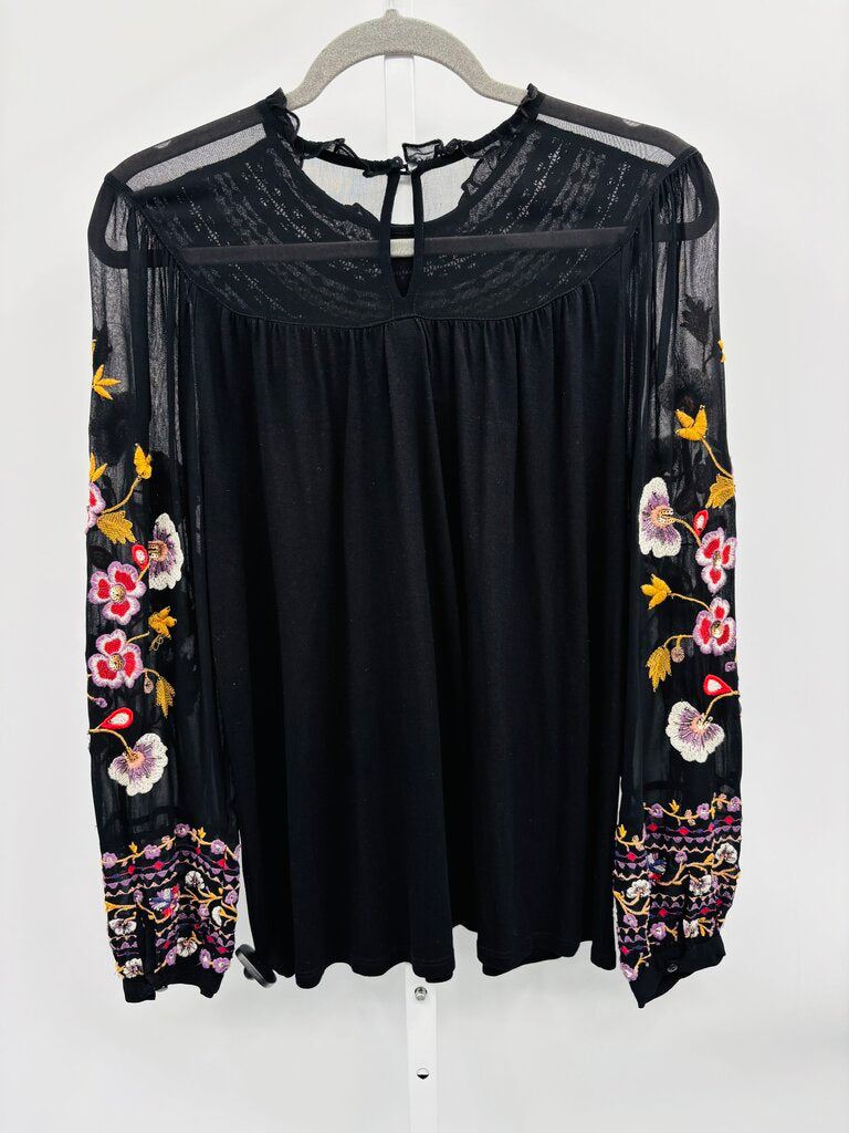 Akemi + Kin Blouse Black L