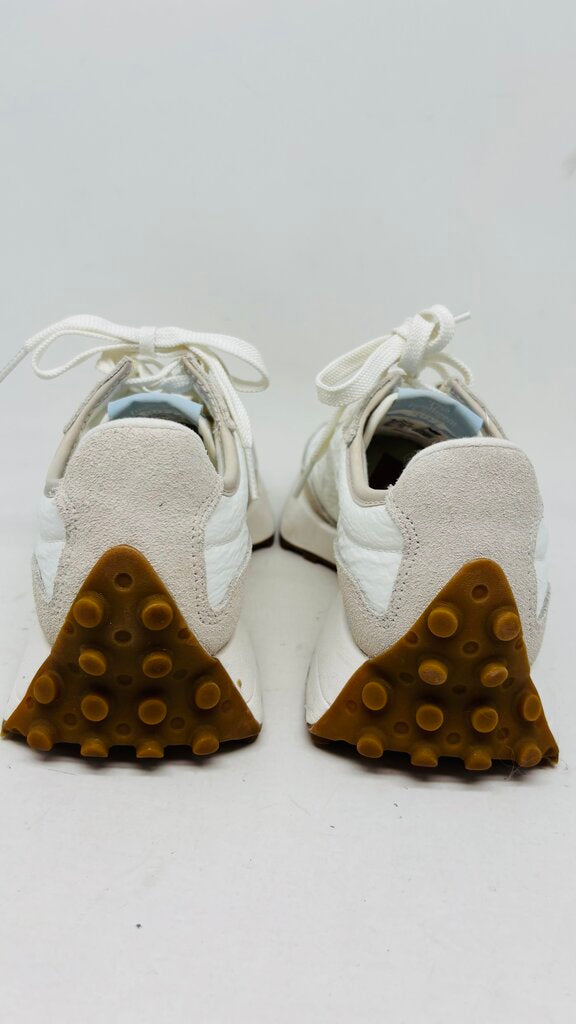 New Balance Sneakers Beige 7.5