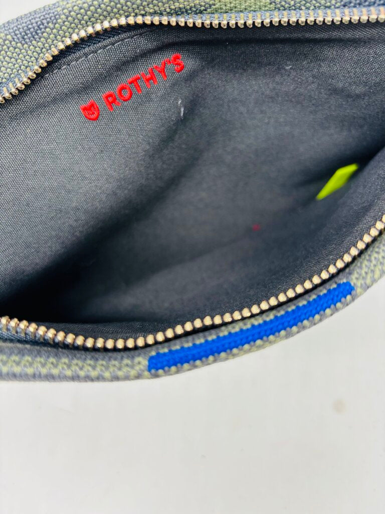 Rothy's Clutch Green